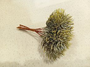 DEKORACE - VĚTVIČKA umělé jehličí 17 cm