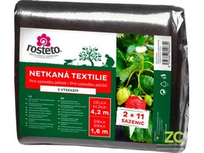 netkana textilie s vysekem cerna na jahody